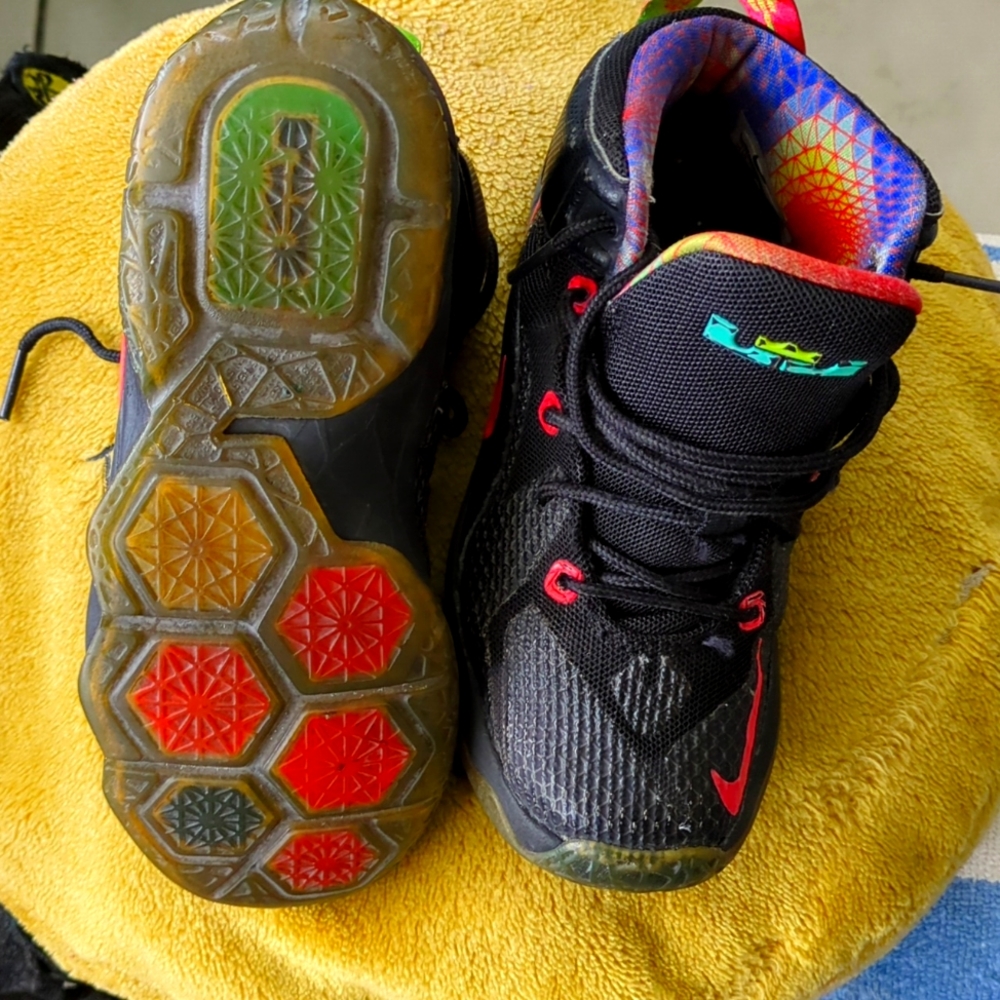 kids Nike Lebron James athletic shoes size 13c